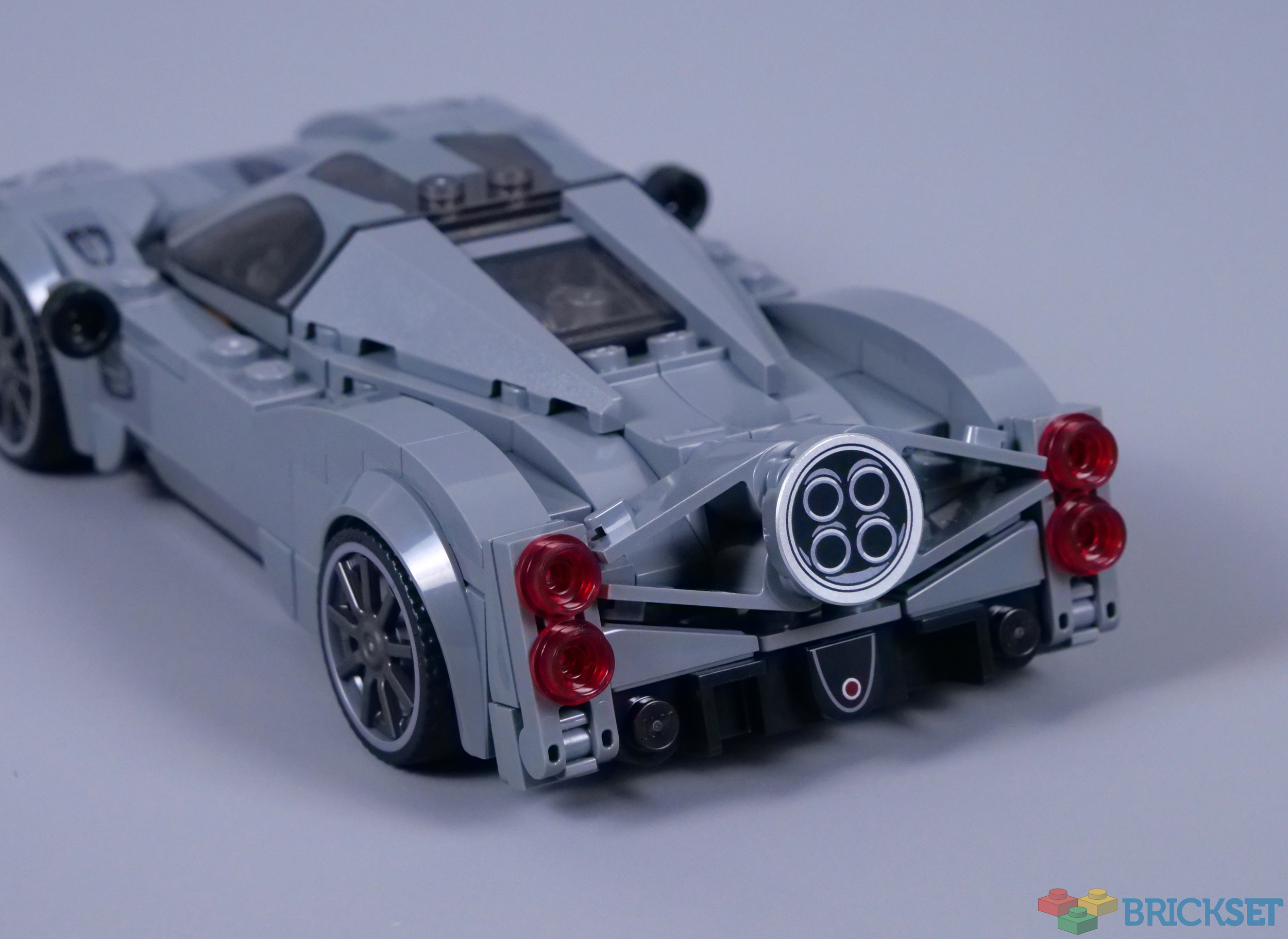 LEGO 76915 Pagani Utopia review | Brickset